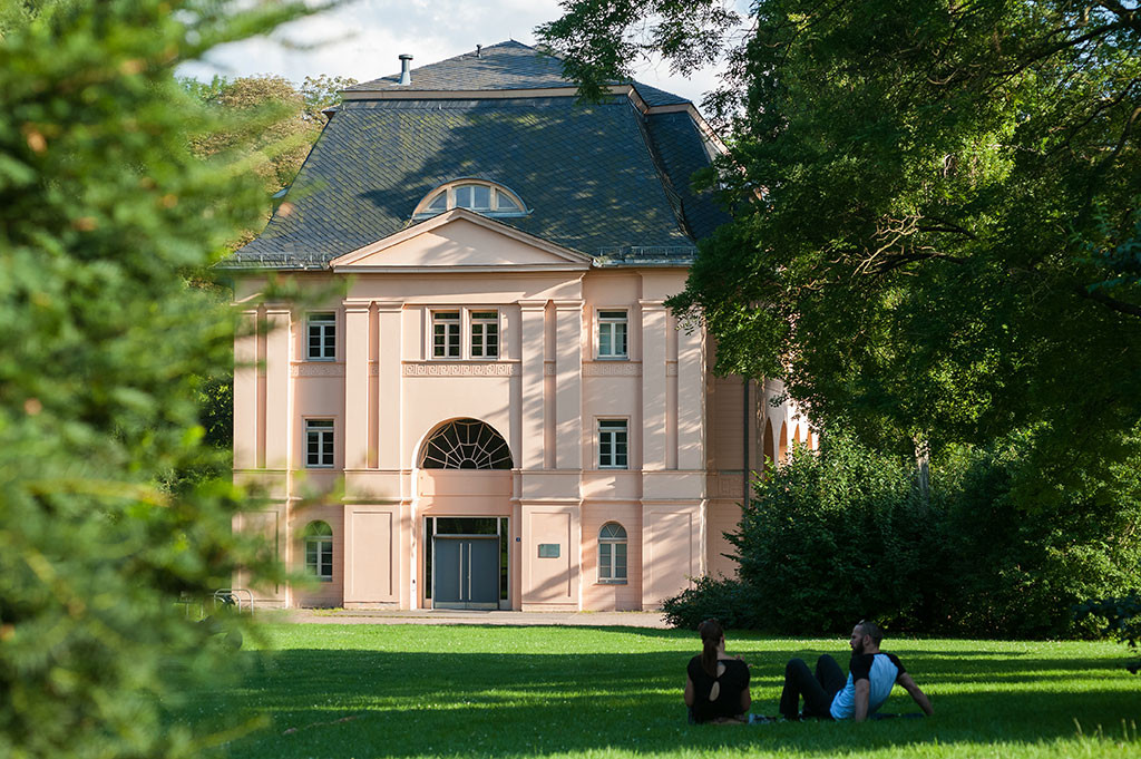 Reithaus mit Tagungssaal- und räumen der EJBW