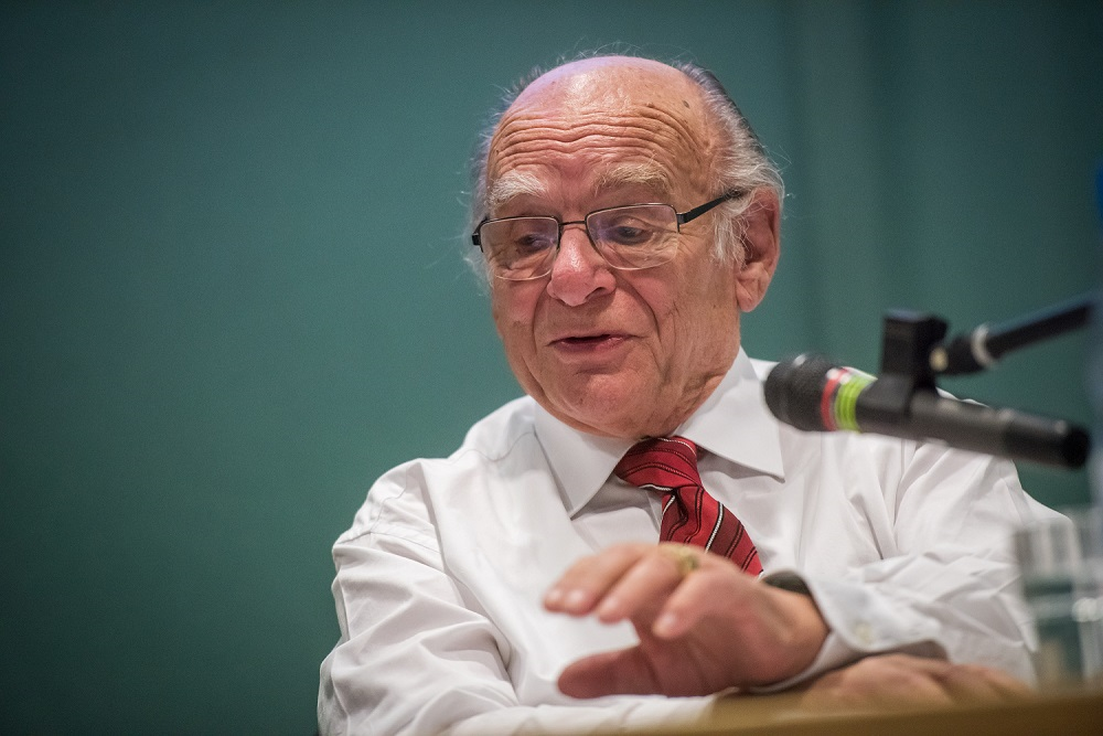 Herr Wolfgang Nossen
